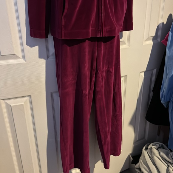 Raspberry velvet set - Picture 2 of 6